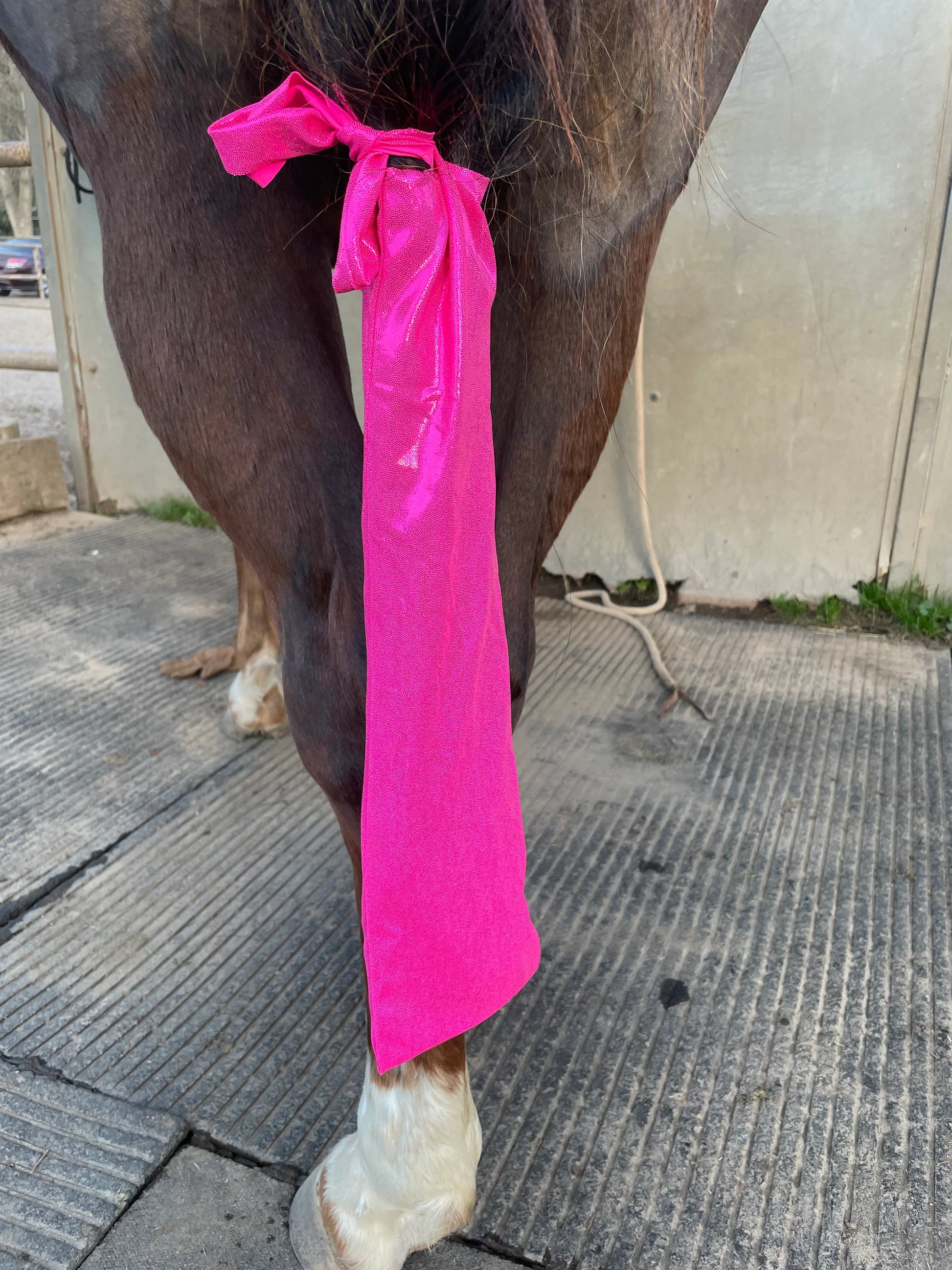 Metallic Hot Pink Tailbag from www.slickhorseware.com